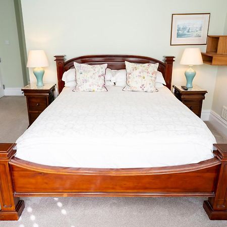 Mere Brook House Wirral Bagian luar foto