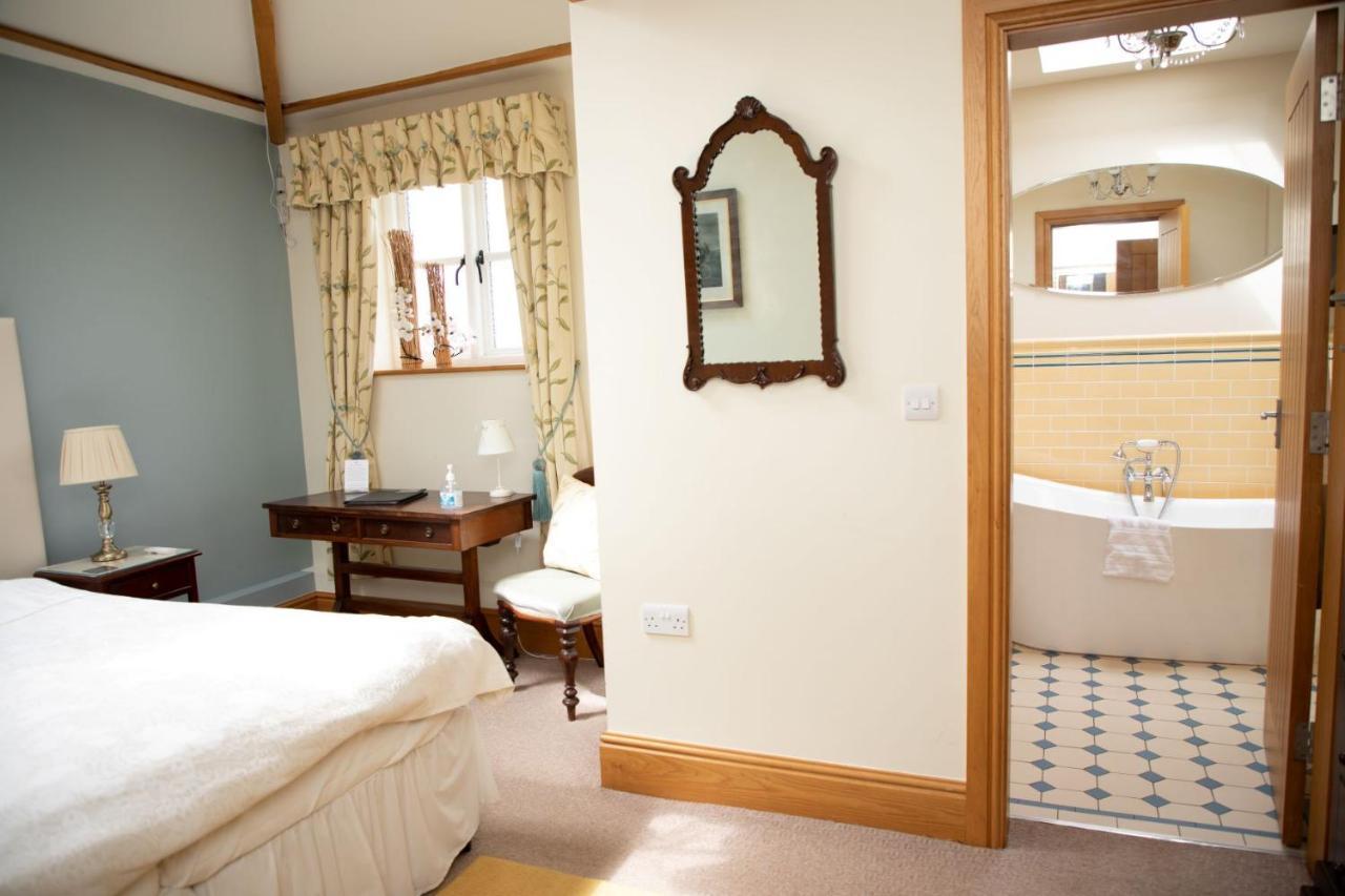 Mere Brook House Wirral Bagian luar foto
