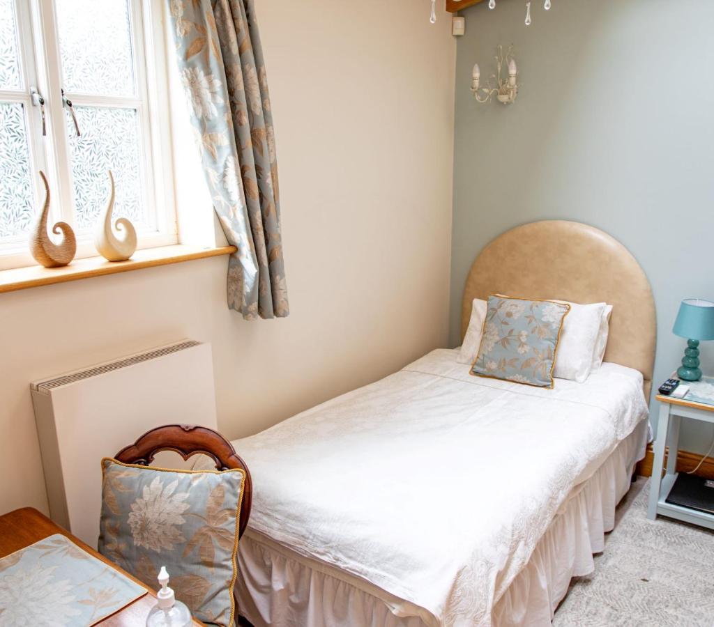 Mere Brook House Wirral Bagian luar foto